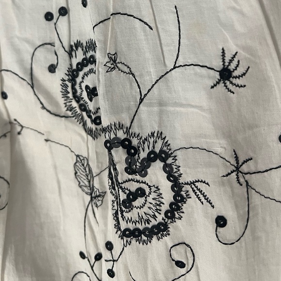 JKLA California White & Black Sequin Embroidered Women’s Skirt - Picture 3 of 3